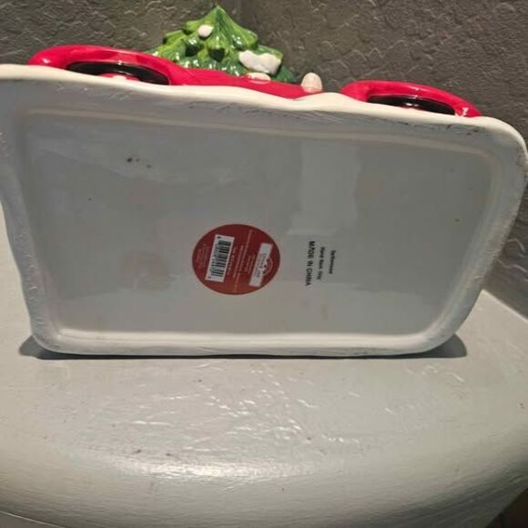 Ceramic Vintage Truck With Christmas Tree Cookie Jar - Picture 6 of 6